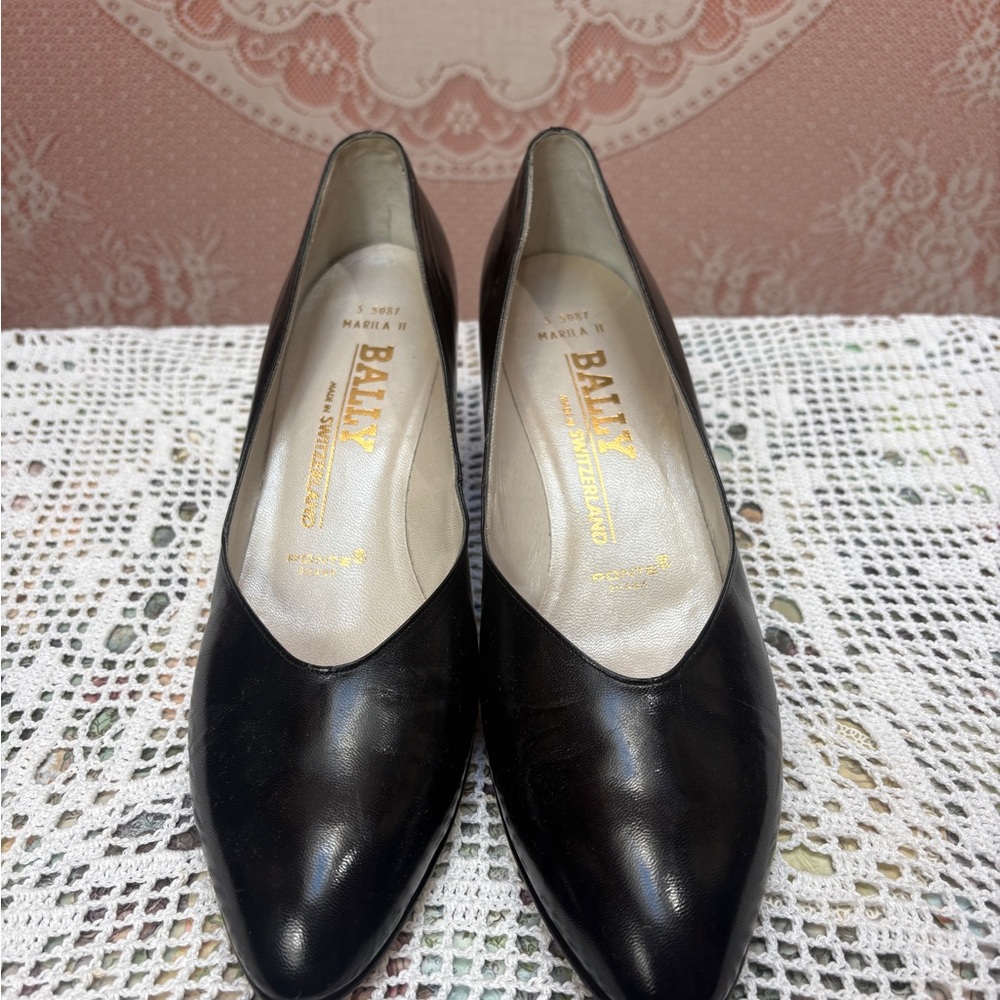 Bally Black Leather Kitten Heels | 9½ AA - Picture 4 of 7